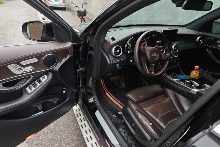 Used Mercedes-Benz GLC 2018 GLC 300 4MATIC Sport Edition Driver Seat