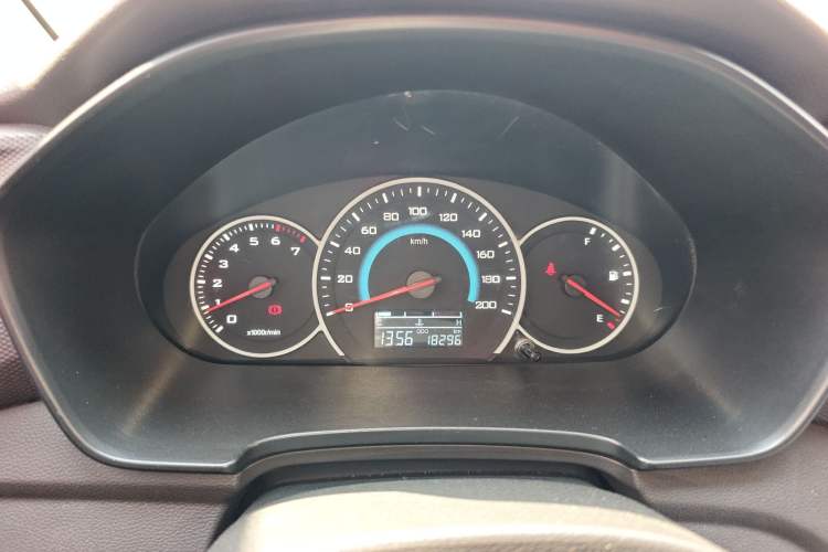 Used Wuling Hongguang V 2022 1.5L Enjoy Edition Hydraulic Power Steering LAR Instrument Cluster