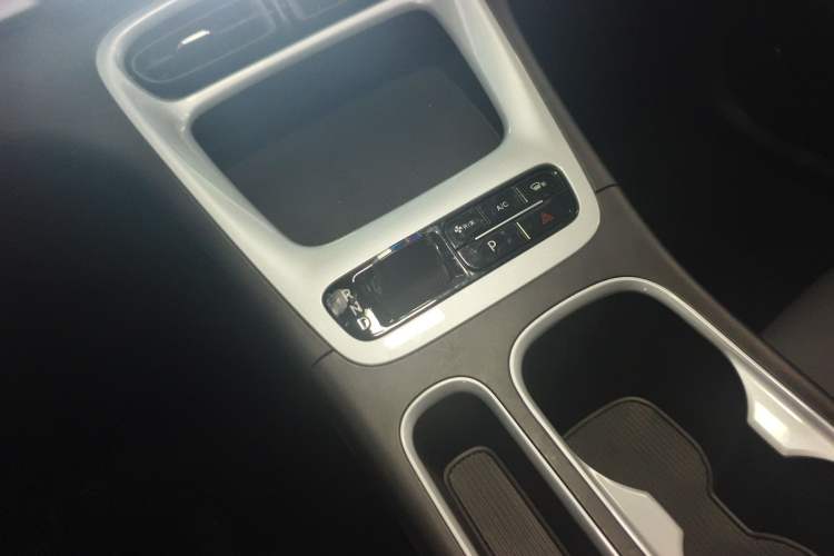 Used Geely Galaxy Geome 2025 310km Youth Edition Gear Lever