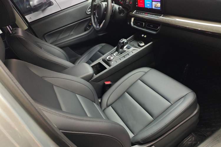 Used Great Wall Poer 2023 2.0T Commercial Version Automatic Diesel 4x4 Elite Long-Box GW4D20M