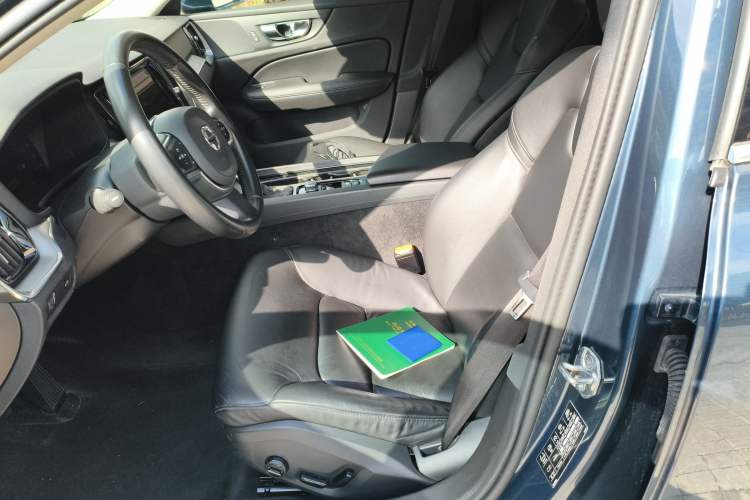 Used Volvo S60 2021 T4 Zhiyi Luxury Edition