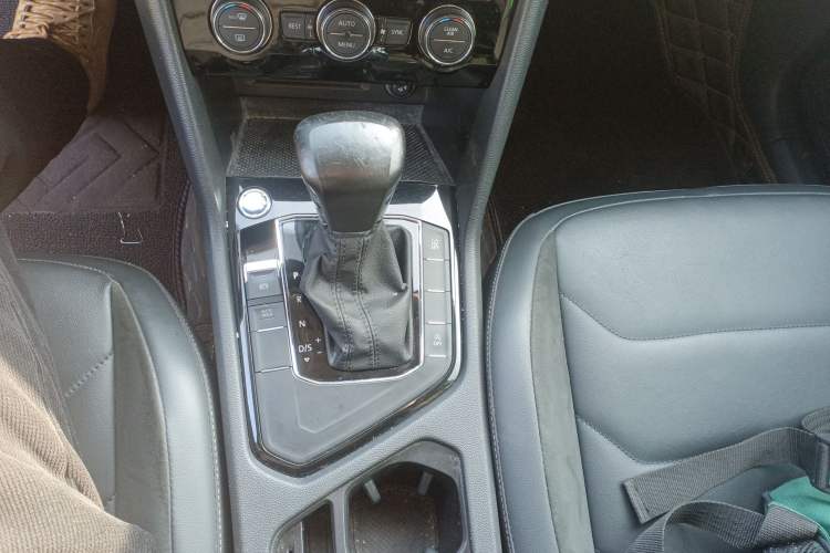 Used Volkswagen Tiguan L 2019 Updated Version 330TSI Automatic Two-Wheel Drive Panoramic Comfort Edition China VI Standard