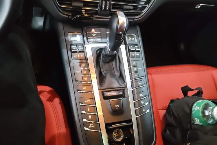 Used Porsche Macan 2018 Macan 2.0T Gear Lever