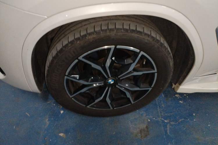Used BMW X3 2022 Restyled xDrive25i M Sport Package Left Front Wheel Hub