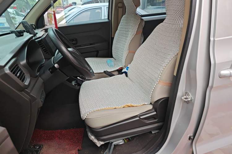 Used Wuling Hongguang V 2019 1.5L Jingqu Version China VI LAR