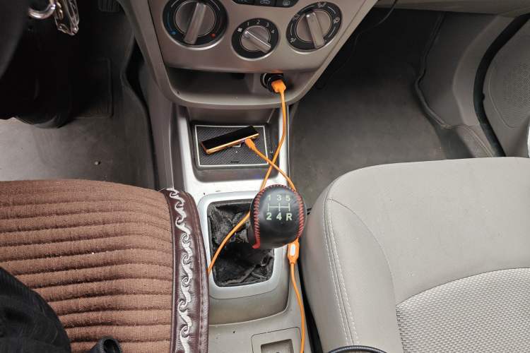 Used CHANGAN Alsvin V3 2012 1.3L Manual Comfort Version China IV Standard Gear Lever