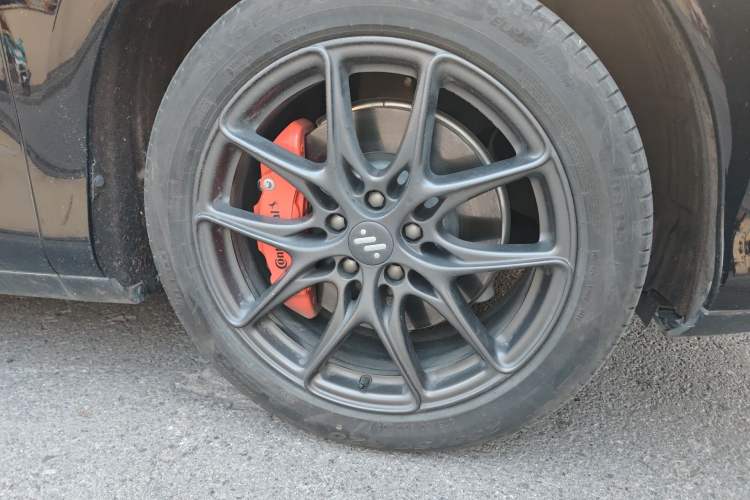 Used IM LS6 2023 Max Standard Edition Right Front Wheel Hub