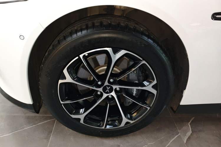 Used XPeng P7 2020 586N Left Front Wheel Hub