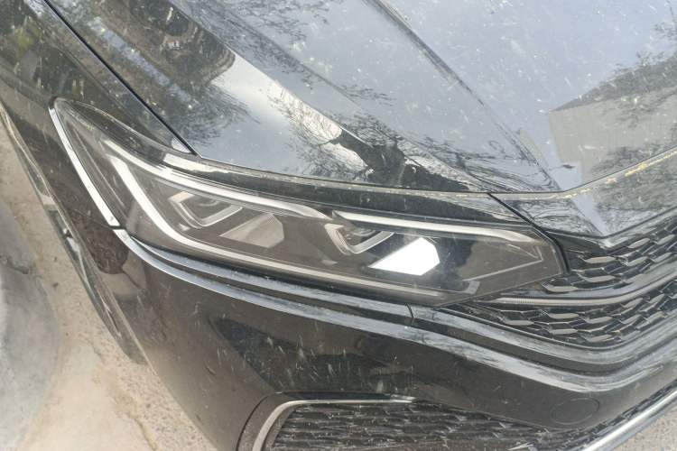 Used Volkswagen Passat 2023 Revised 380TSI Luxury Edition Right Front Headlight