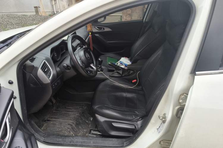 Used Mazda Mazda 3 Axela 2017 Sedan 1.5L Manual Comfort Model Emission Standard China V
