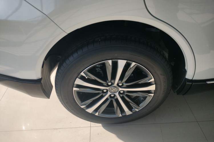 Used Toyota Venza 2023 2.0L CVT Two-Wheel Drive Luxury Edition