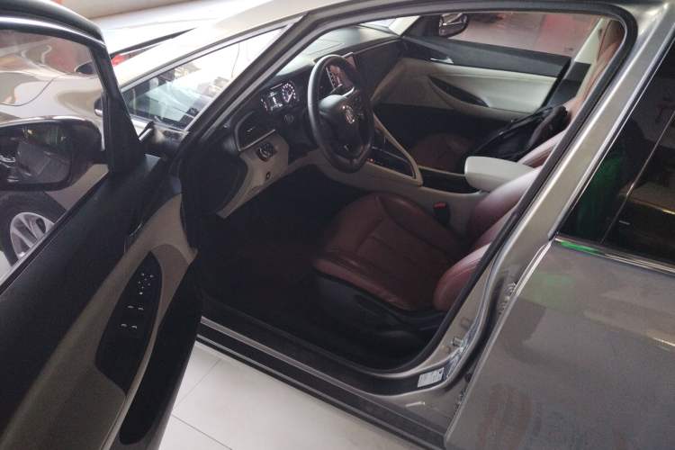 Used Buick GL6 2018 18T 6-Seater Elite Model
