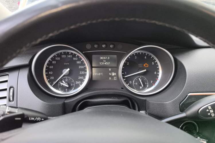 Used Mercedes-Benz R-Class 2014 R 400 4MATIC Business Model Instrument Cluster