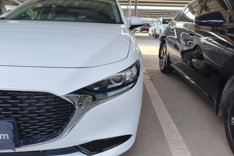 Used Mazda 3 Axela 2023 2.0L Automatic ZhiXuan Edition
