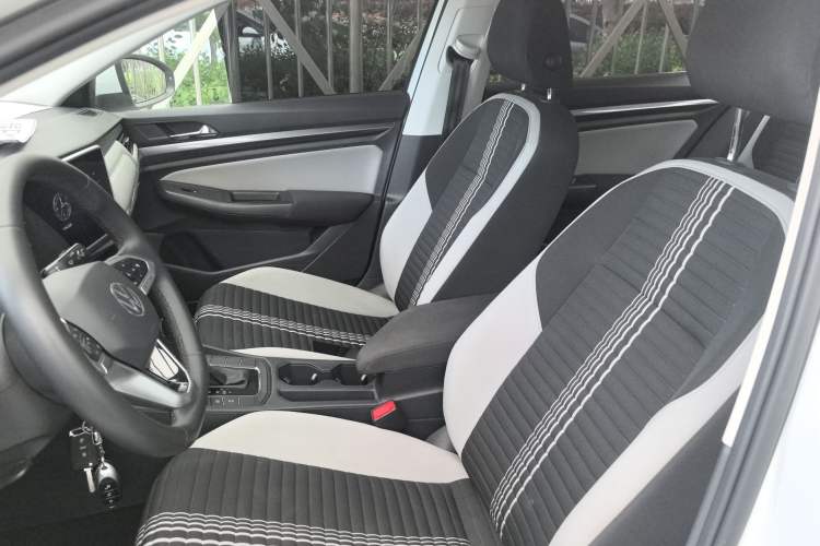 Used Volkswagen Bora 2024 200TSI DSG Comfort Edition Left Front Seat