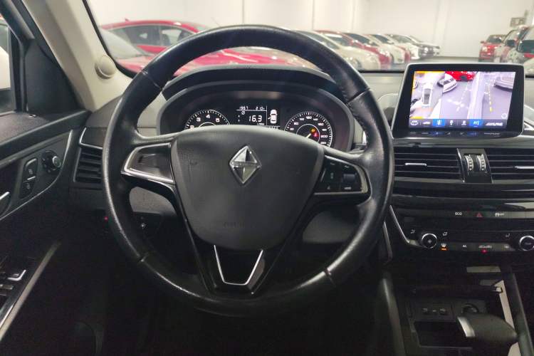 Used BORGWARD BX5 2017 20TGDI Automatic Two-Wheel Drive Pioneer Edition Steering Wheel