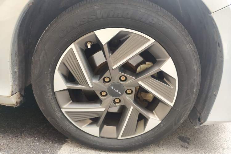 Used AION S Plus 2021 80 Ultra-Long Range Edition Right Front Wheel Hub