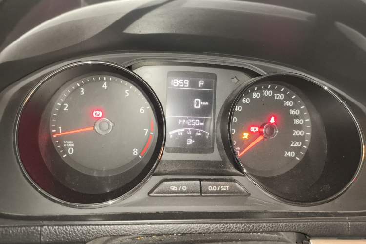 Used Volkswagen Gran Lavida 2015 1.6L Automatic Comfort Edition Instrument Cluster