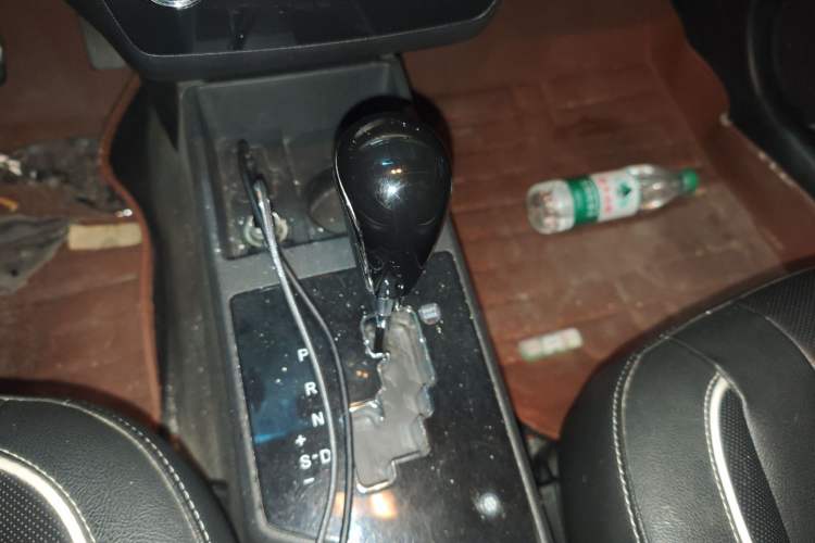 Used JAC Group Refine S2 2016 1.5L CVT Luxury Smart Version Two-Tone Edition
