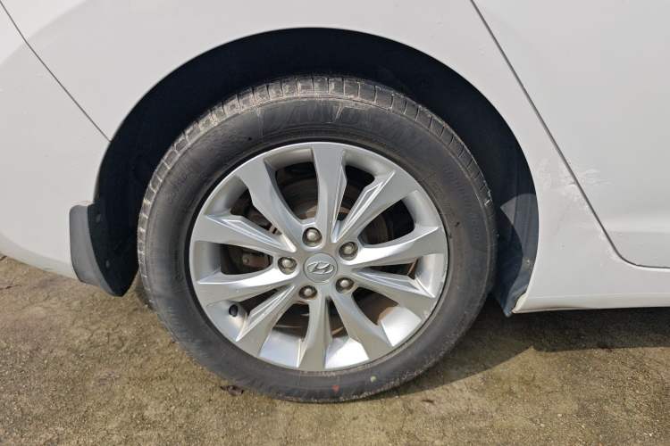Used Hyundai Elantra (5th Generation / Langdong) 2016 1.6L Automatic Smart Version Right Rear Wheel Hub