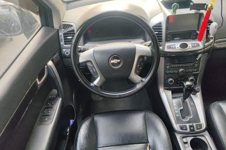 Used Chevrolet Captiva 2012 2.4L 4x4 Flagship Edition 7 Seats Steering Wheel
