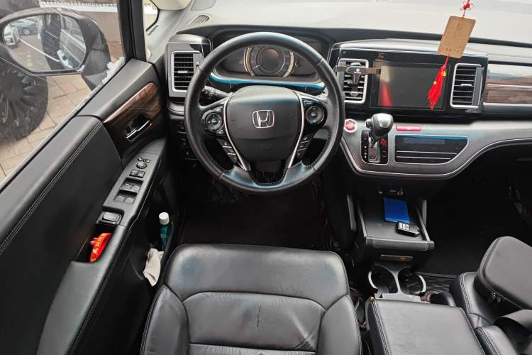 Used Honda Elysion 2016 2.4L Luxury Edition
