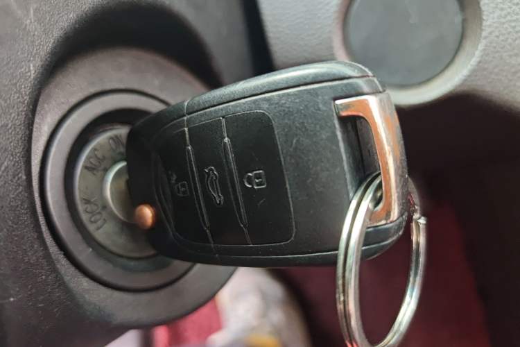 Used Baojun 310W 2017 1.5L Manual Comfort Version China VI Emission Standard Vehicle Key