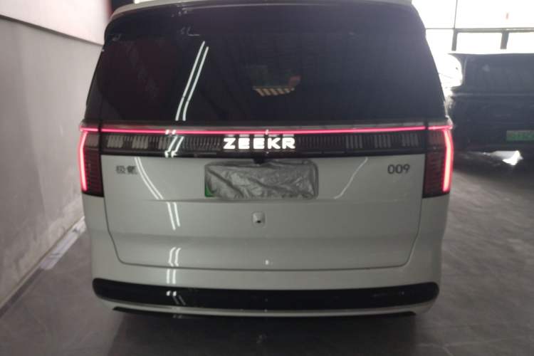 Used Zeekr 009 2022 WE Edition

