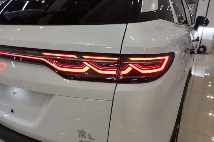 Used BYD Song L DM-i 2025 Intelligent Driving Version 112 km Leading Trim