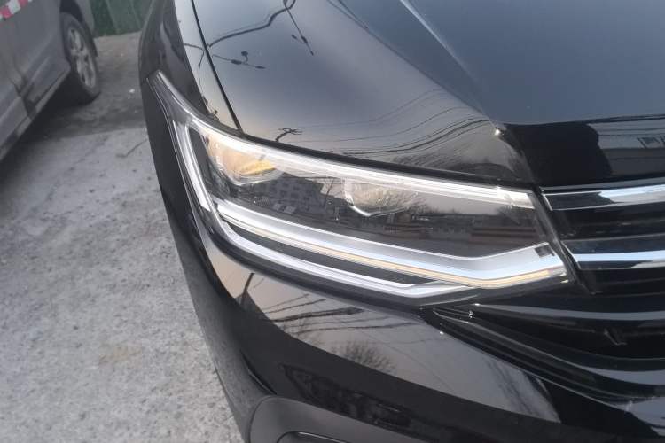 Used Volkswagen Tiguan L 2025 Model, Outstanding Version, 300TSI Automatic Two-Wheel Drive Longteng Edition
