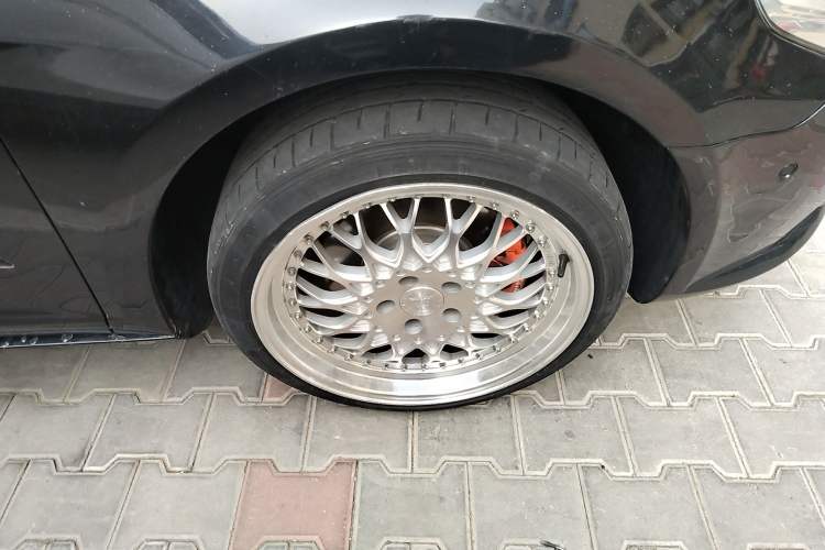 Used Volkswagen FAW-Volkswagen CC 2012 2.0 TSI Ultimate Edition Right Front Wheel Hub