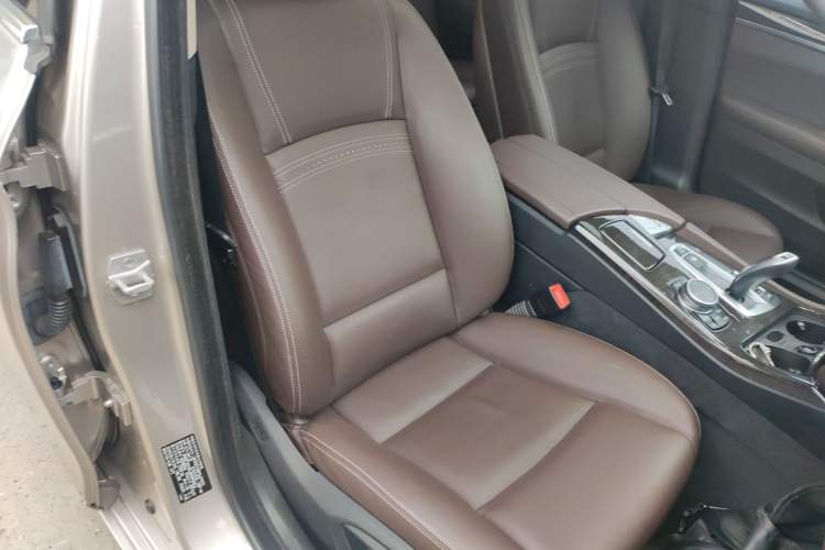 Used BMW 5 Series 2014 525Li Luxury Design Package Right Front Seat