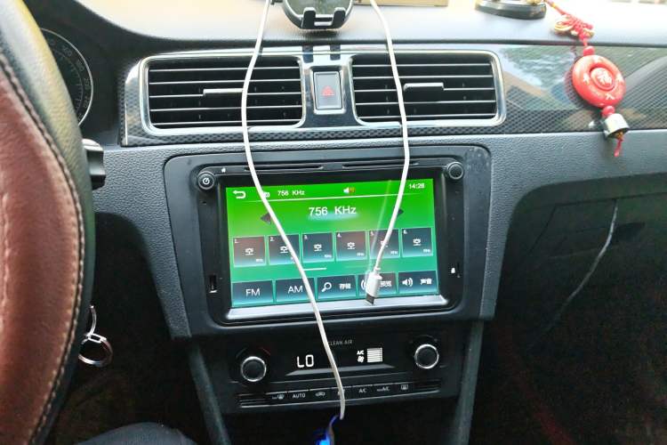 Used Skoda Rapid Spaceback 2016 Revised 1.6L Automatic Smart Drive Version Audio And AC Panel