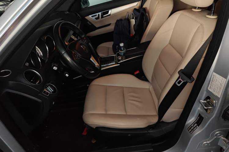 Used Mercedes-Benz C-Class 2011 C 200 Fashion Travel Edition