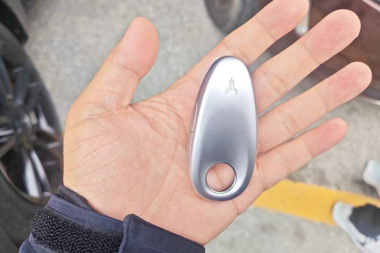 Used VOYAH FREE 2025 318 259 km All-Wheel-Drive Exploration Edition