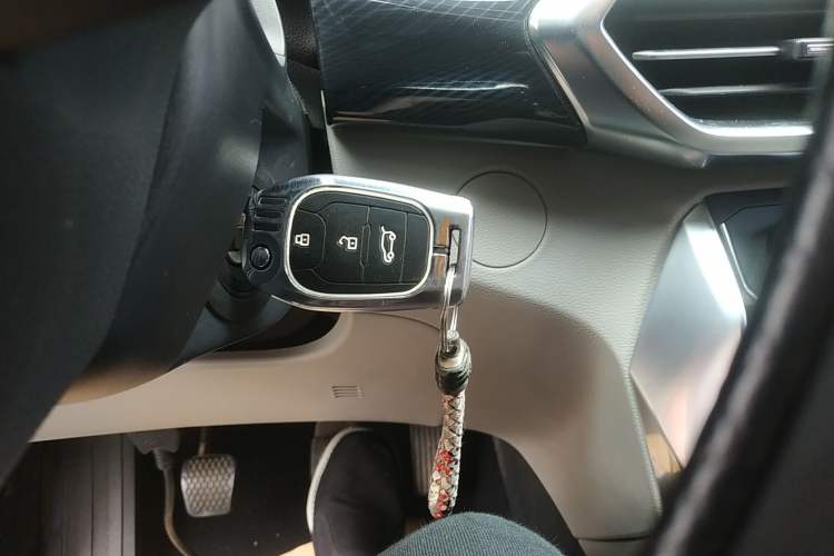 Used SAIC MAXUS G50 2022 1.5T Manual Touring A Interior 1