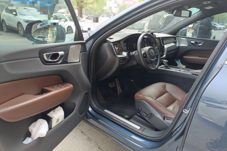 Used Volvo XC60 2021 T5 4x4 Smart Luxury Edition
