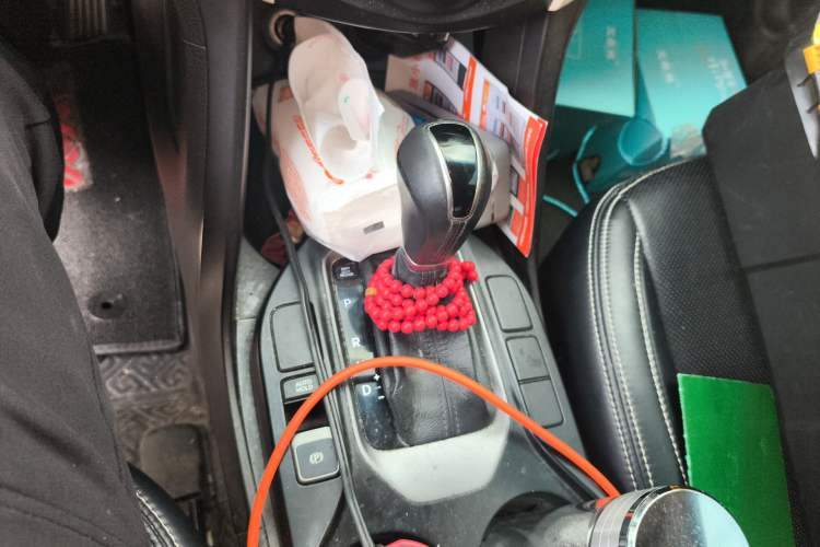 Used Hyundai Santa Fe 2013 2.4L Automatic 2WD Comfort Edition Gear Lever