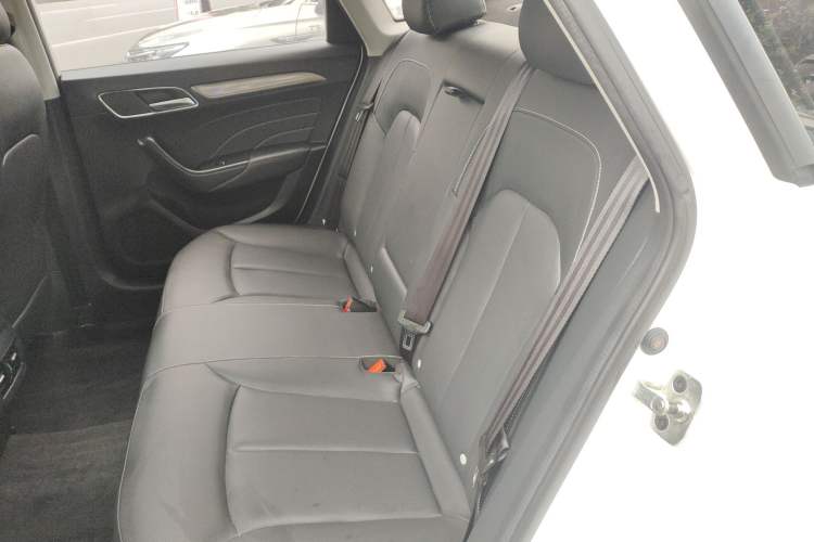 Used Roewe i6 2020 PLUS 1.6L CVT 4G Connected Glory Flagship Edition