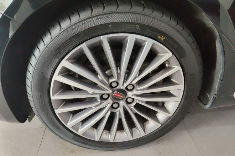 Used Hongqi H9 2023 2.0T Smart Connect Flagship Edition Left Front Wheel Hub