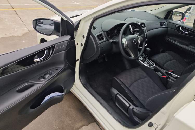 Used Nissan Tiida 2021 1.6L CVT Cool Edition
