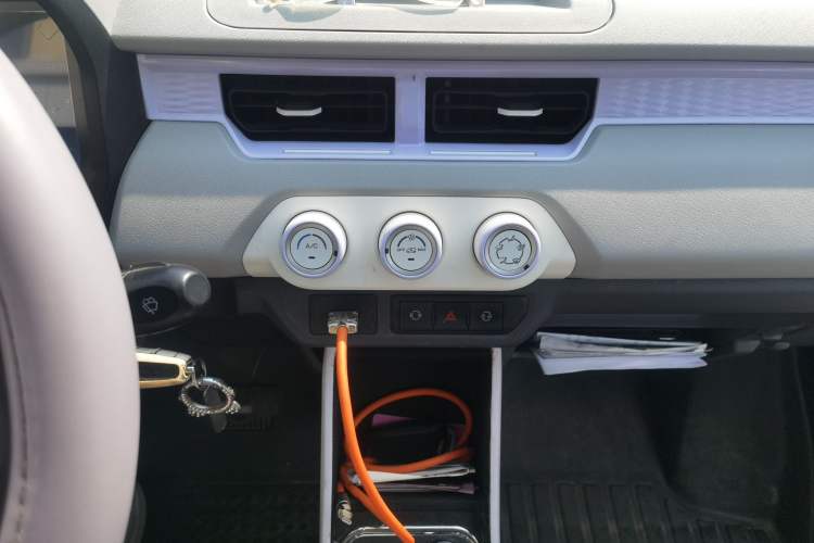 Used Chery QQ Ice Cream 2022 170km Sundae Phosphate Lithium-Ion
