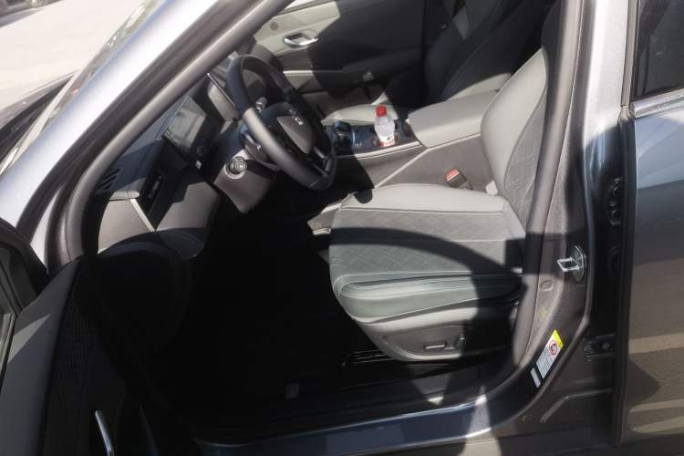 Used BYD Qin PLUS 2025 DM-i Smart Drive 120KM Superior Model