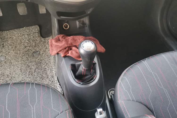 Used CHANGAN Benni 2015 1.4L Manual Luxury Model China V Standard
