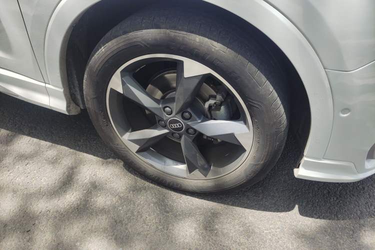 Used Audi Q3 2021 35 TFSI Fashion Dynamic Model Right Front Wheel Hub