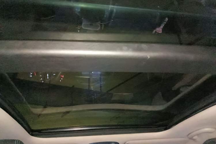 Used Kia Sorento 2015 Sorento L 2.4L Gasoline 4WD Elite Edition 7 Seats China IV Standard Headliner