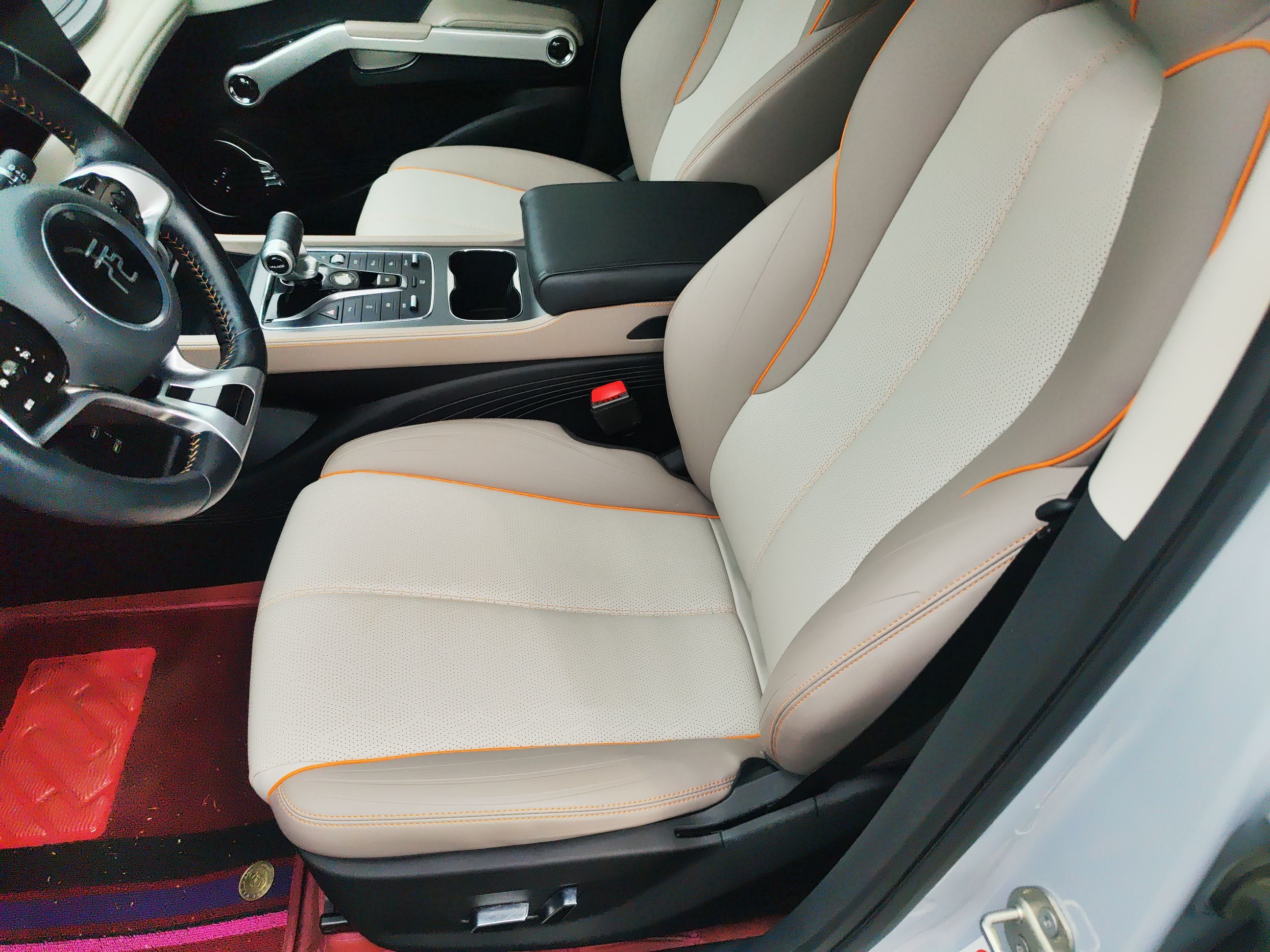 المقاعد الأمامية داخل السيارة