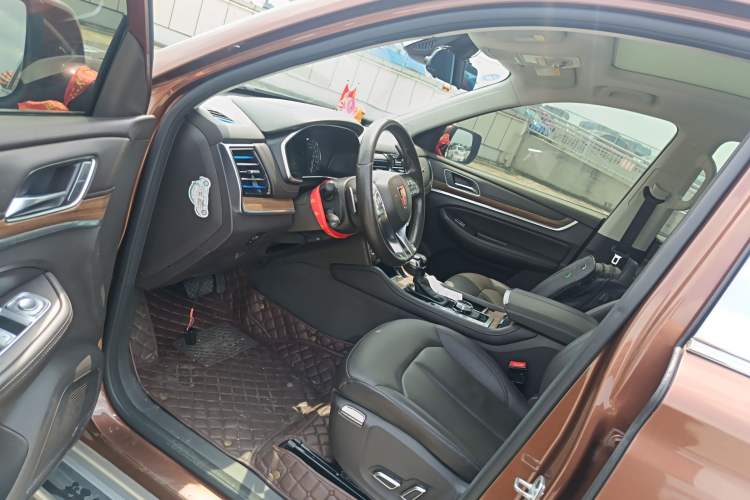 Used Roewe RX8 2018 30T Smart Connectivity All-Wheel Drive Supreme Edition