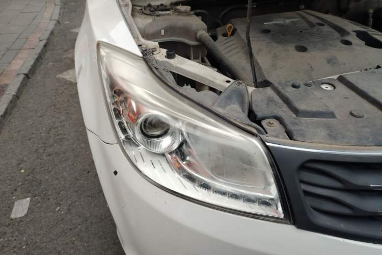 Used Haima S7 2013 2.0L Manual ZhiShang Version Right Front Headlight