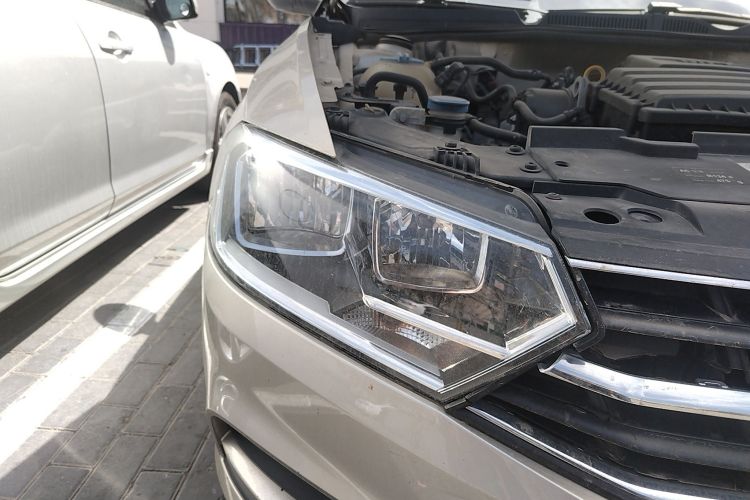 Used Volkswagen Bora 2018 1.5L Manual Fashion Model Right Front Headlight